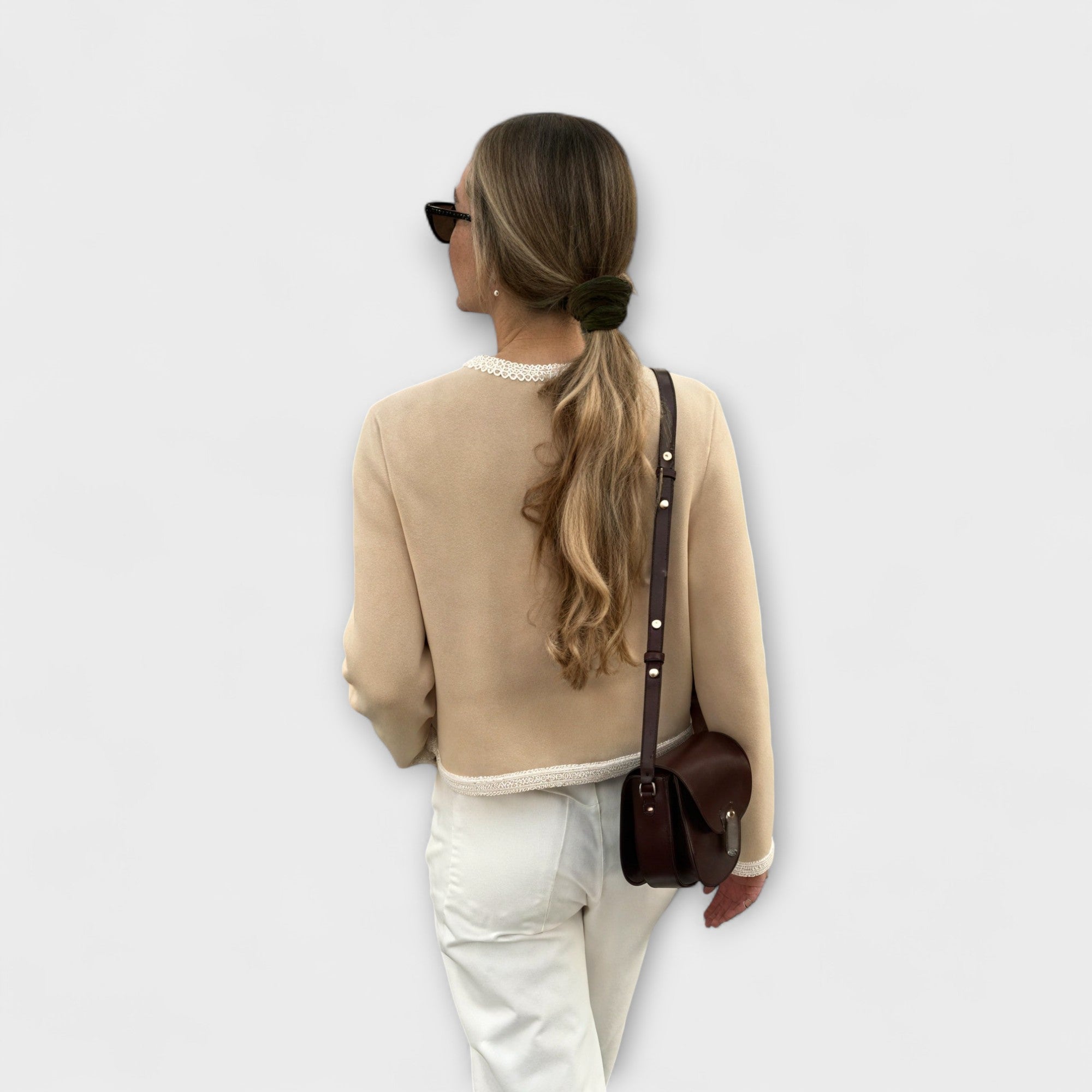 Klasický cardigan s dekorativními kapsami